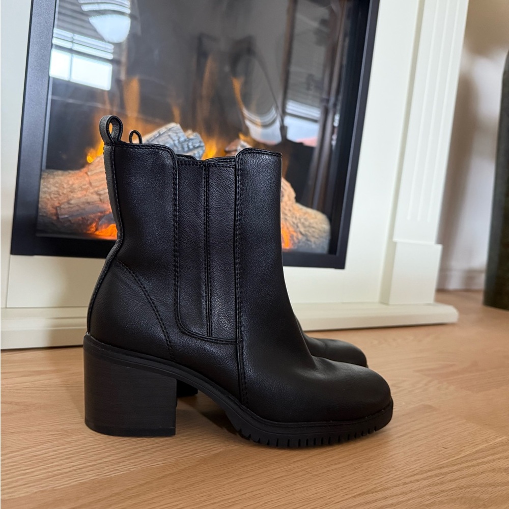 BareTraps Black Ankle Booties with Chunky Heel